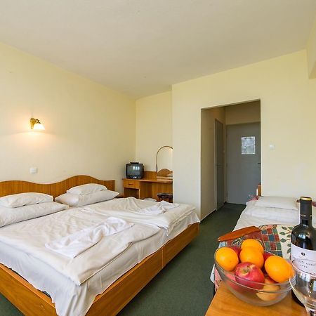 Hotel Nostra Siofok Luaran gambar