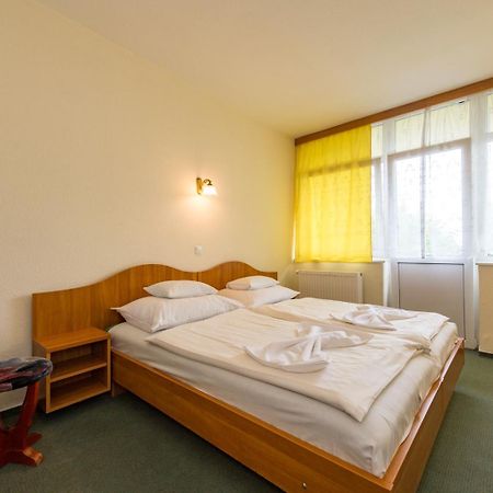 Hotel Nostra Siofok Luaran gambar