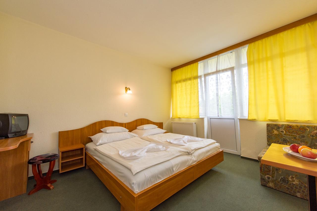 Hotel Nostra Siofok Luaran gambar
